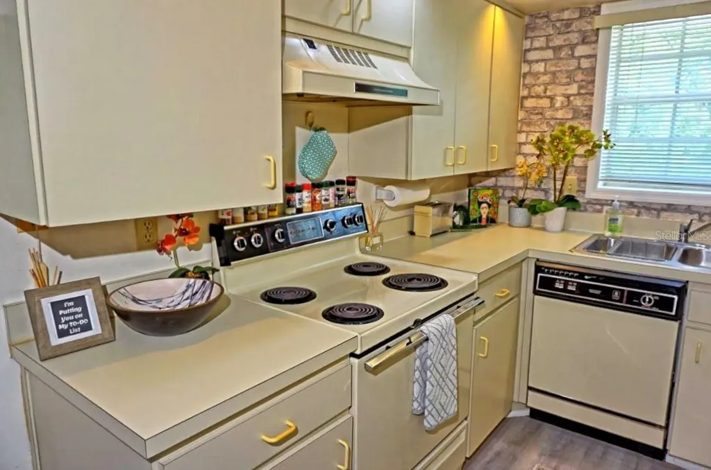2210 Vista Del Sol Circle Lutz FL 33558