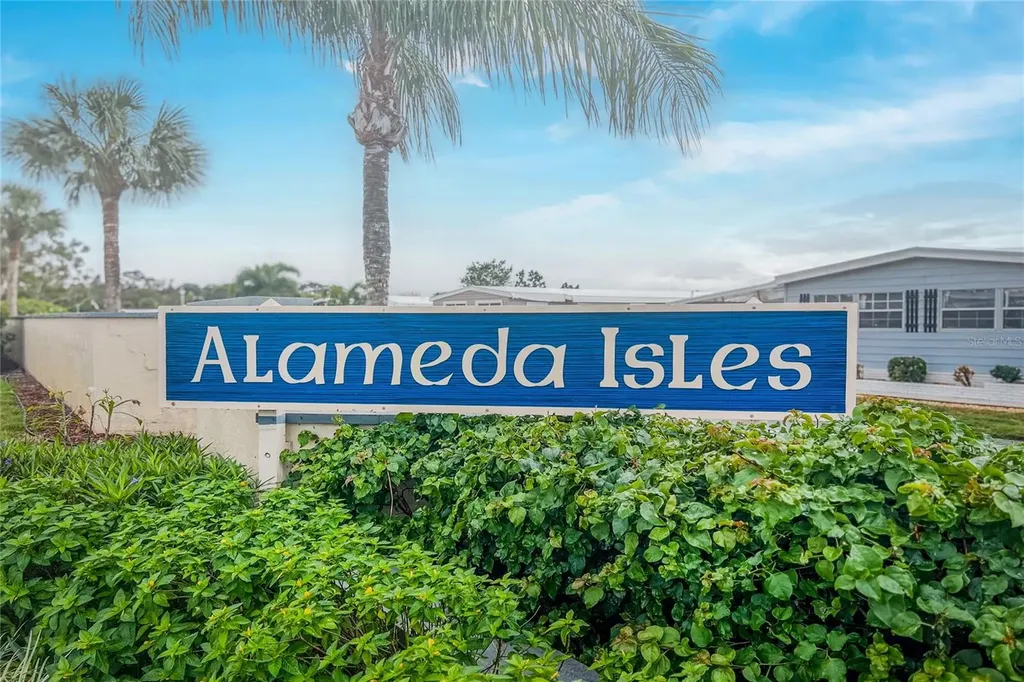 18 S De Las Palmas Street Englewood FL 34223