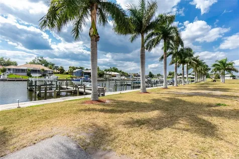 18 S De Las Palmas Street Englewood FL 34223