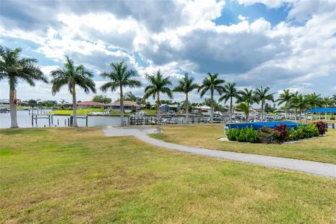 18 S De Las Palmas Street Englewood FL 34223