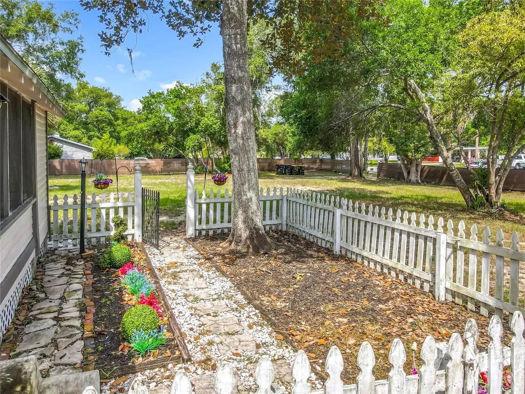 525 W Blue Springs Avenue Orange City FL 32763