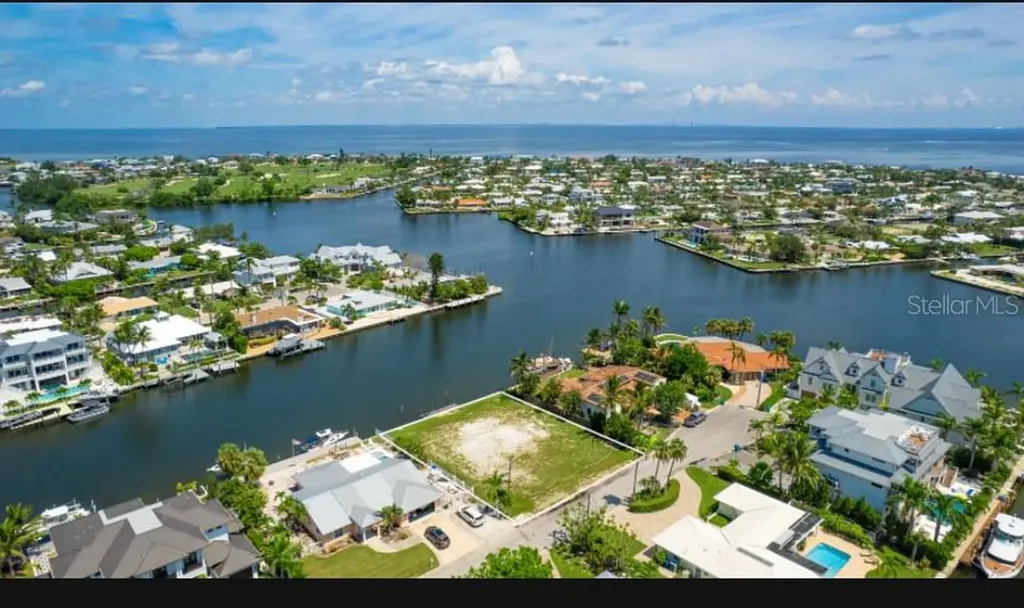 538 67th Street Holmes Beach FL 34217