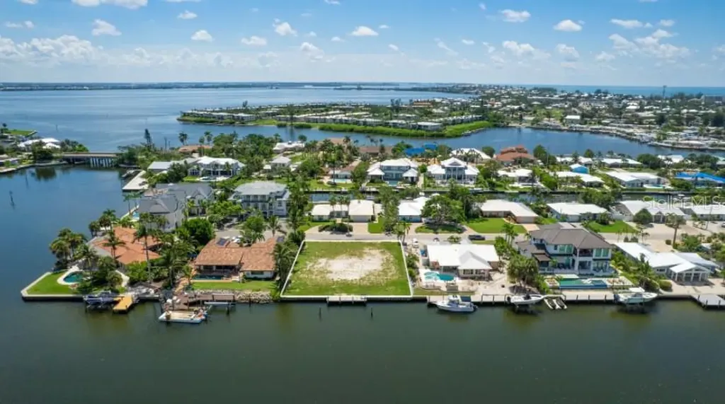538 67th Street Holmes Beach FL 34217