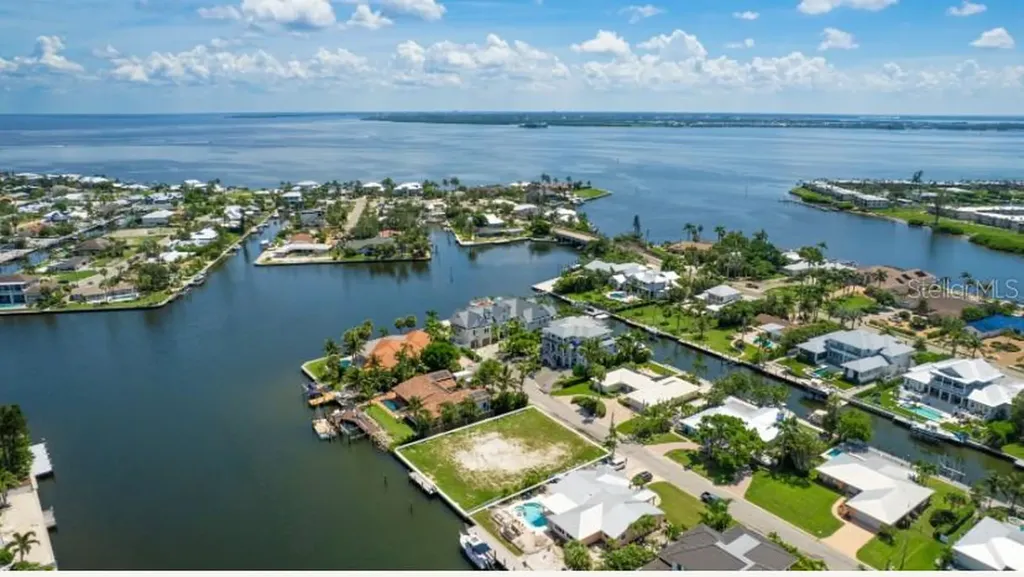 538 67th Street Holmes Beach FL 34217
