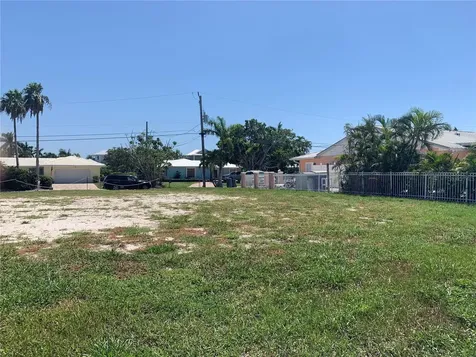 538 67th Street Holmes Beach FL 34217
