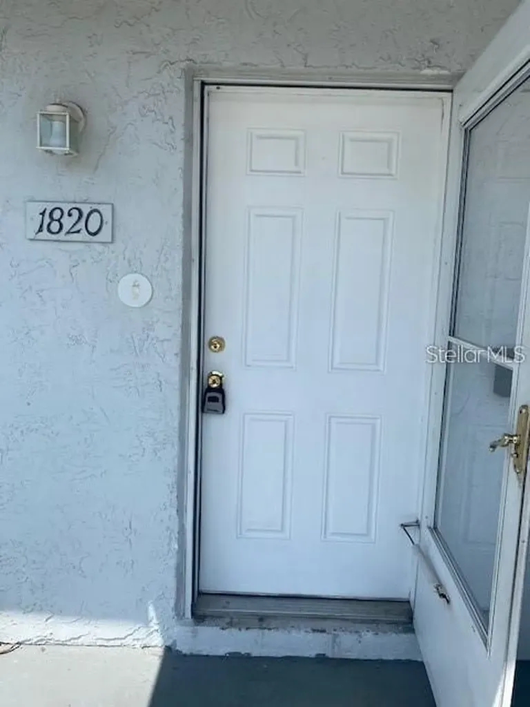 1820 Amberly Avenue Orlando FL 32822