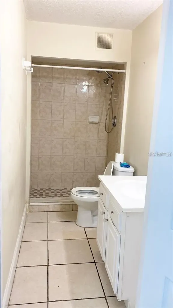 1820 Amberly Avenue Orlando FL 32822