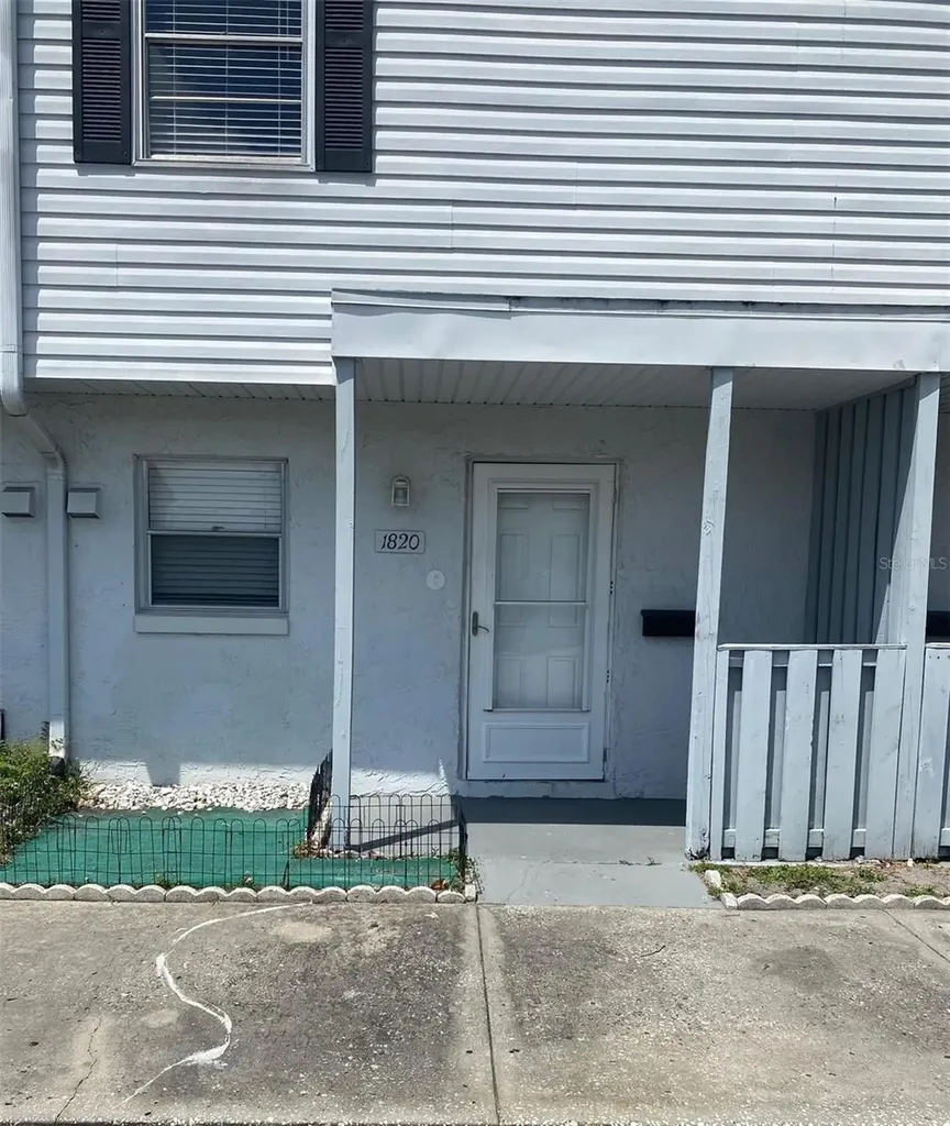 1820 Amberly Avenue Orlando FL 32822