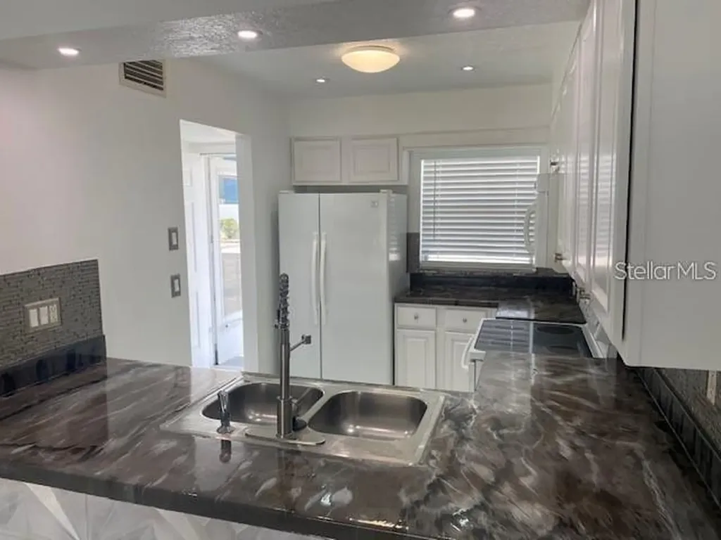 1820 Amberly Avenue Orlando FL 32822