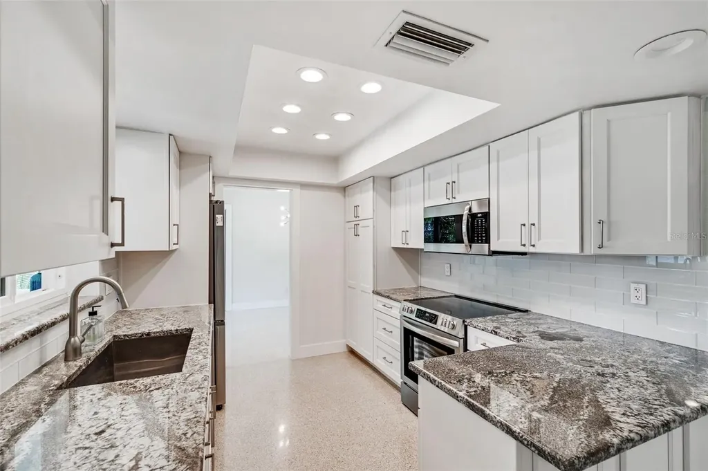 1877 Del Robles Drive Clearwater FL 33764