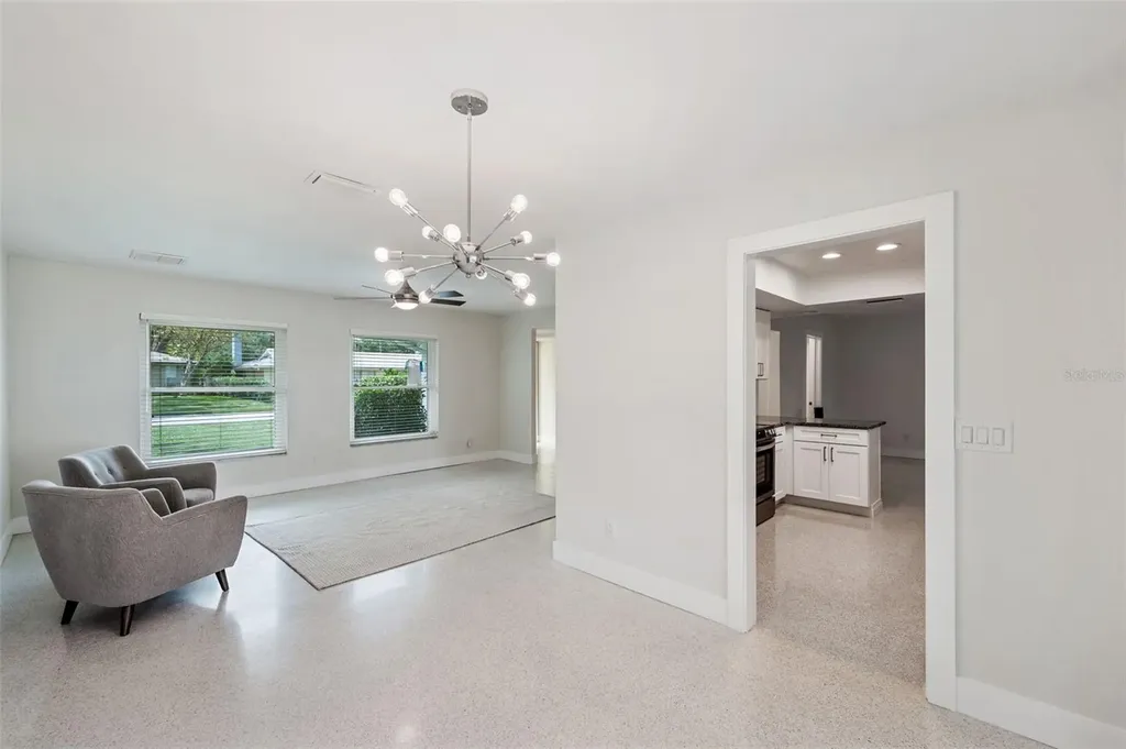 1877 Del Robles Drive Clearwater FL 33764
