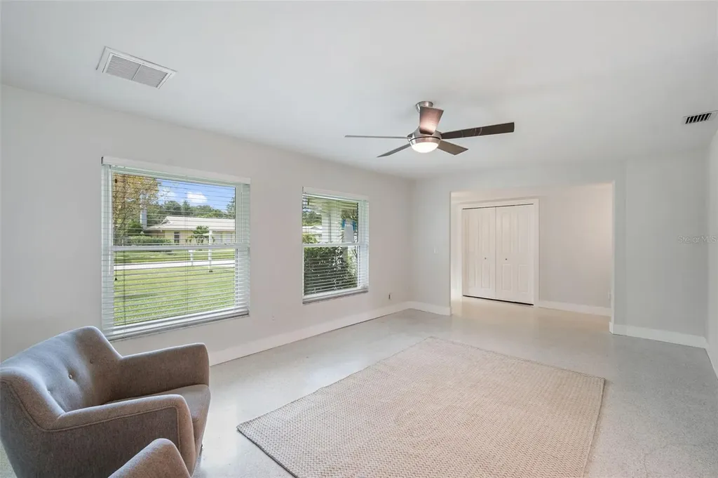 1877 Del Robles Drive Clearwater FL 33764