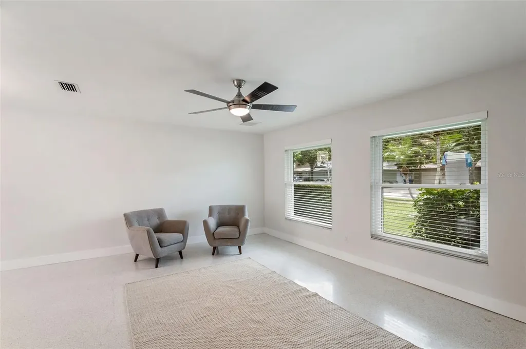 1877 Del Robles Drive Clearwater FL 33764