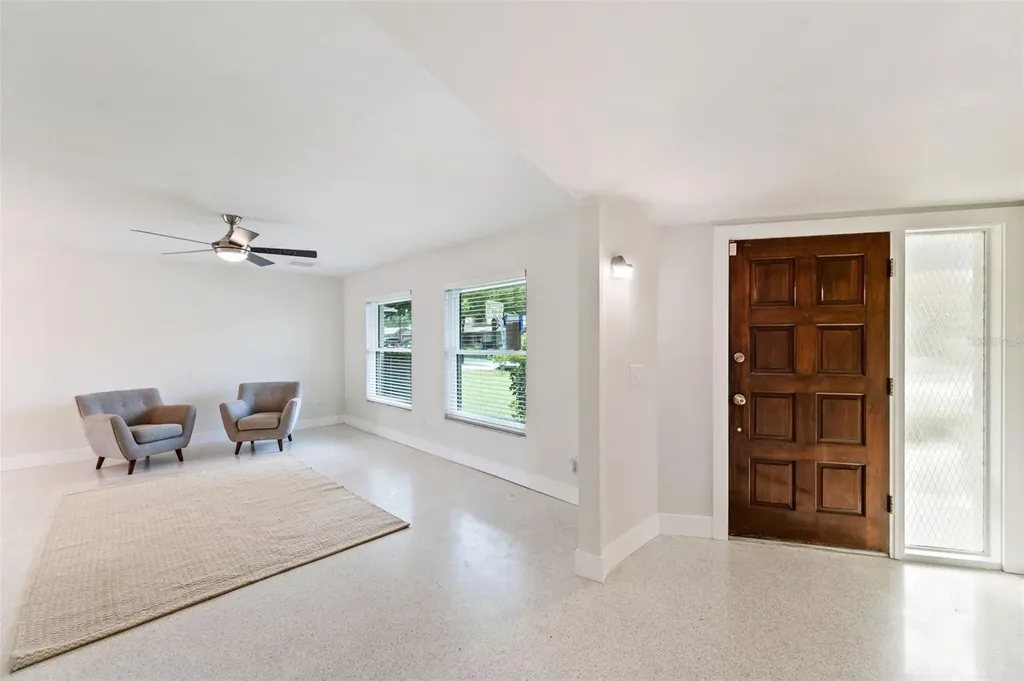 1877 Del Robles Drive Clearwater FL 33764