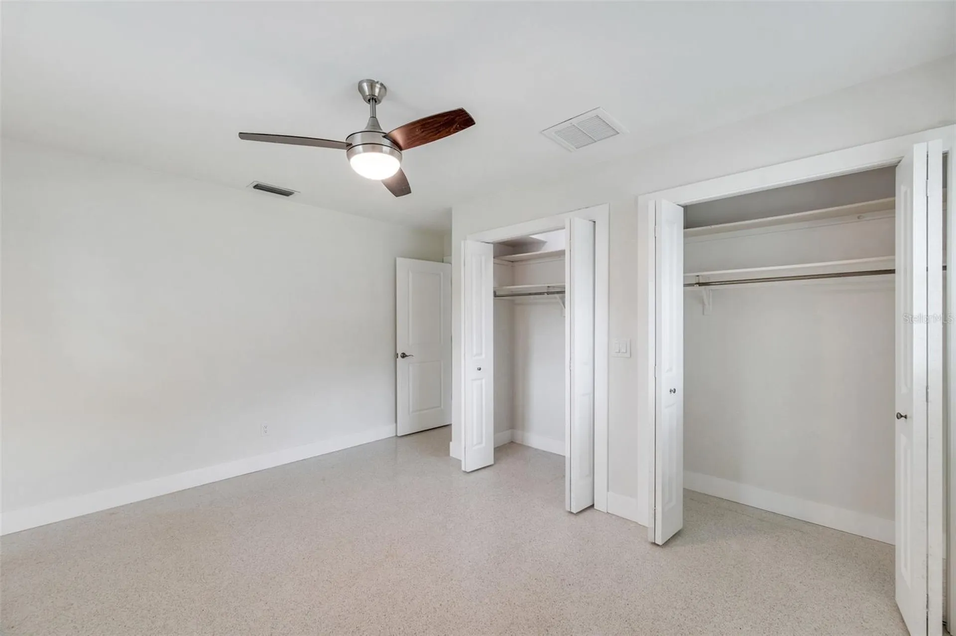 1877 Del Robles Drive Clearwater FL 33764