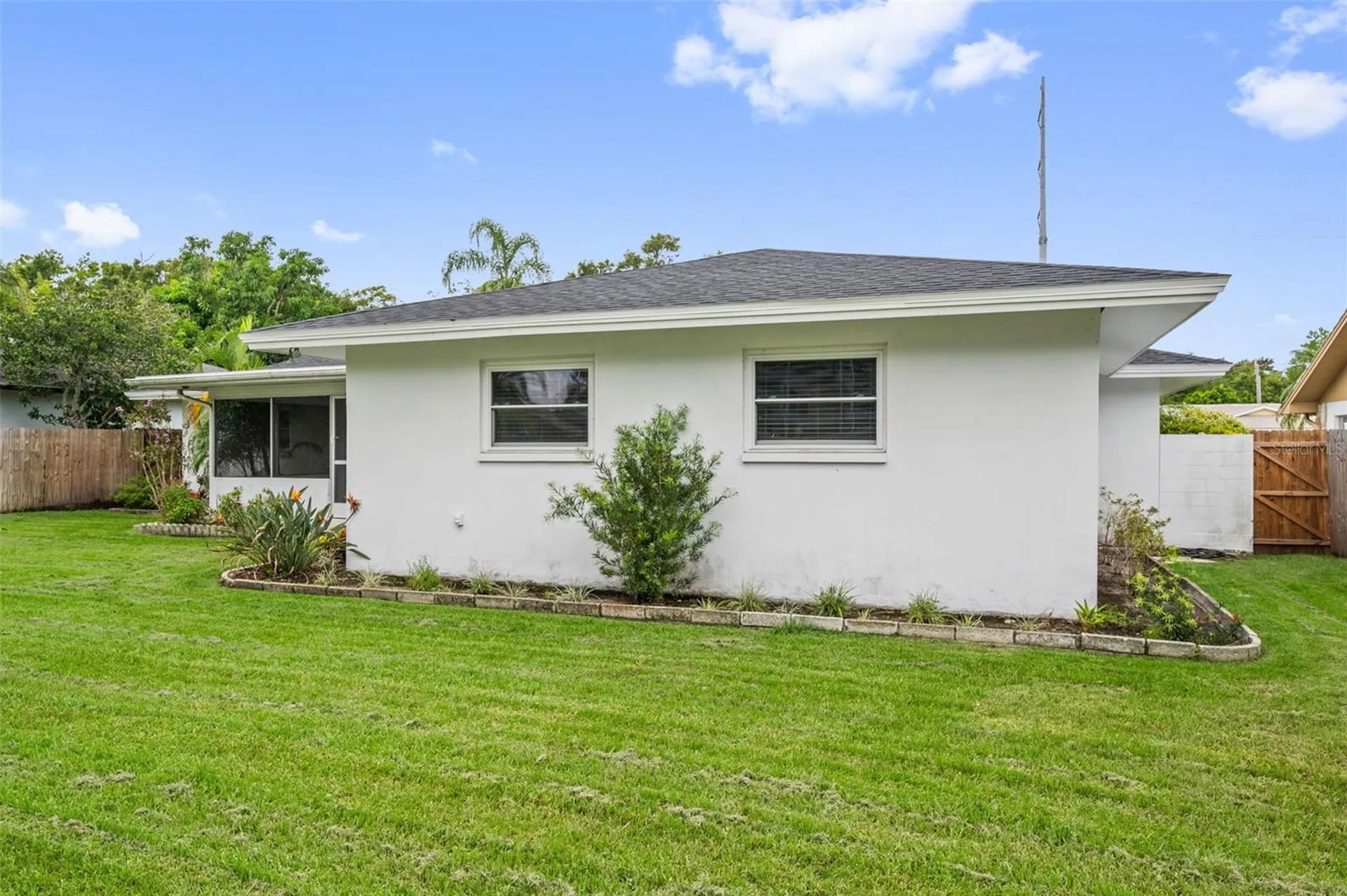1877 Del Robles Drive Clearwater FL 33764