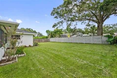 1877 Del Robles Drive Clearwater FL 33764