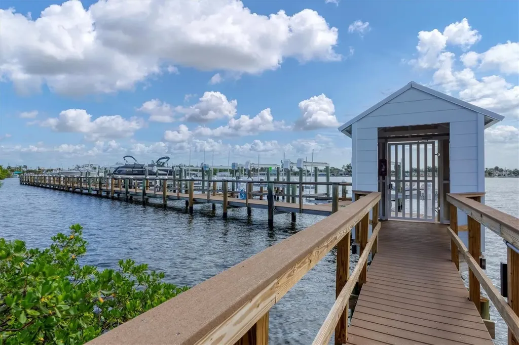 1375 Beach Road Englewood FL 34223