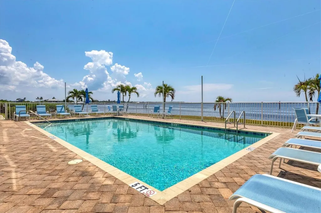1375 Beach Road Englewood FL 34223