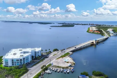1375 Beach Road Englewood FL 34223
