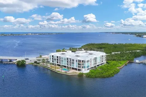1375 Beach Road Englewood FL 34223