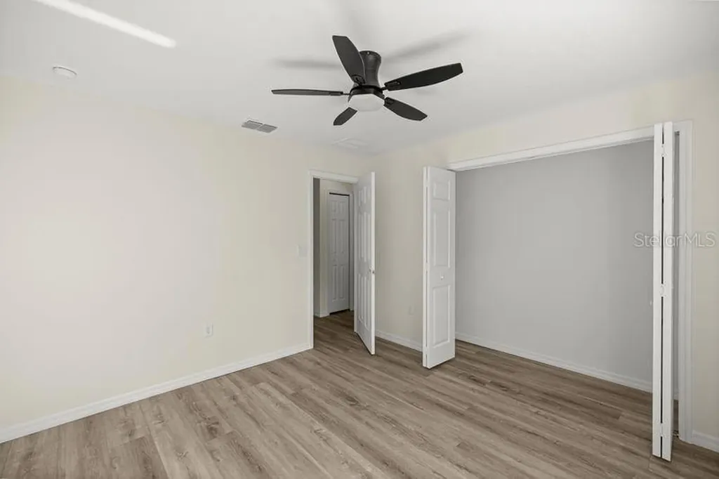 11 Bay Place Ocklawaha FL 32179