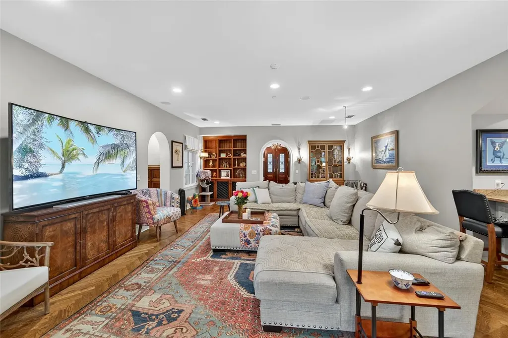 301 Caspian Street Tampa FL 33606