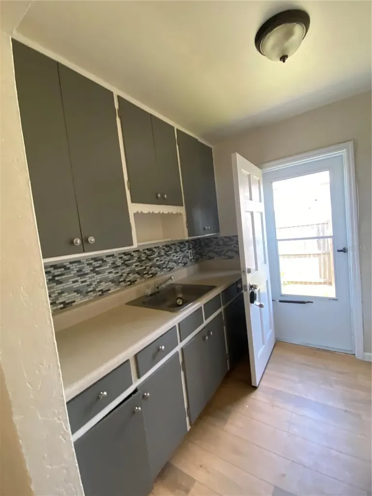 3722 28th Street N St Petersburg FL 33713