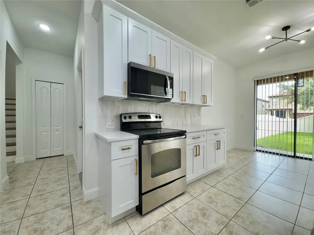 2022 Bent Grass Avenue Ocoee FL 34761
