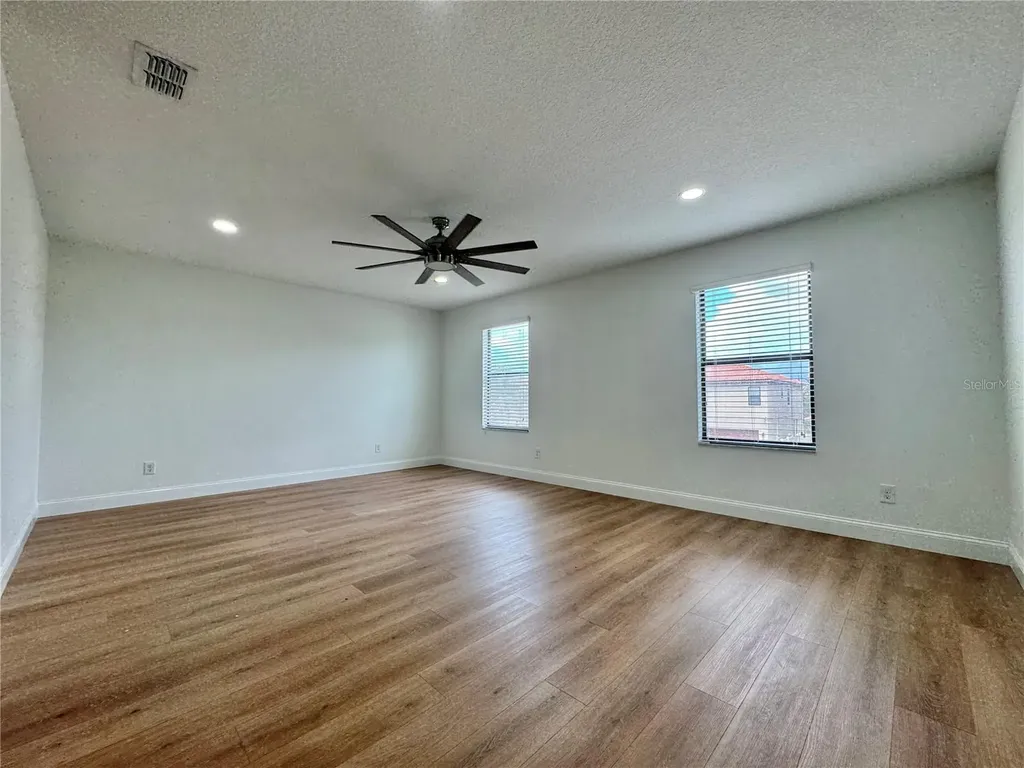 2022 Bent Grass Avenue Ocoee FL 34761