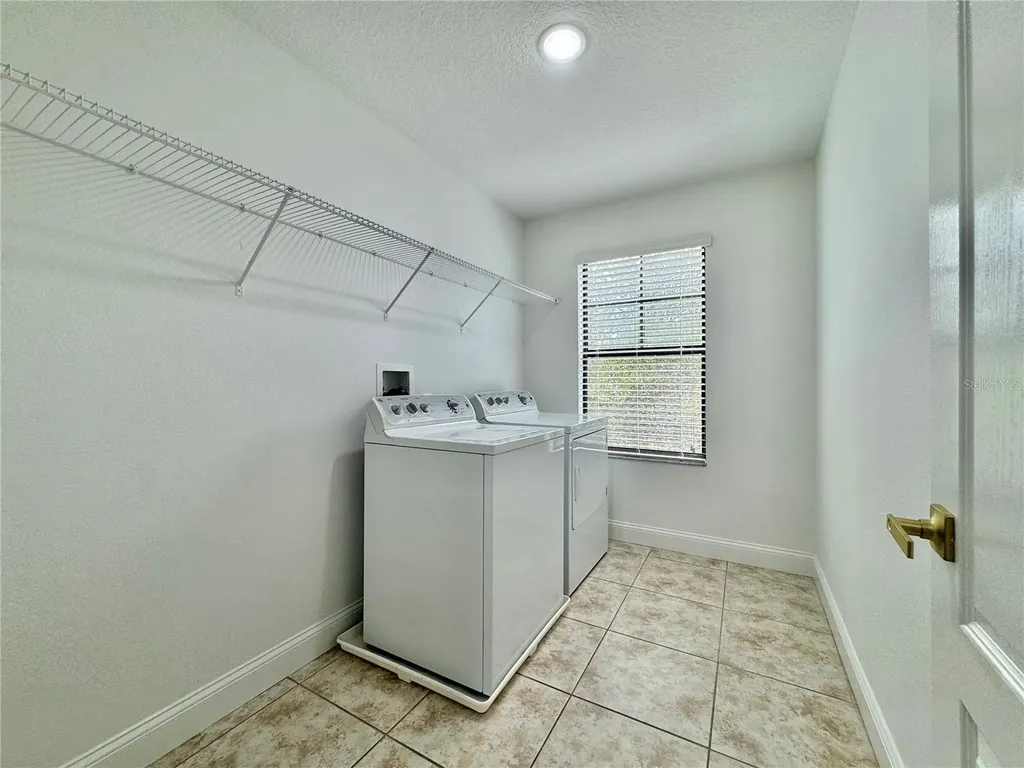 2022 Bent Grass Avenue Ocoee FL 34761