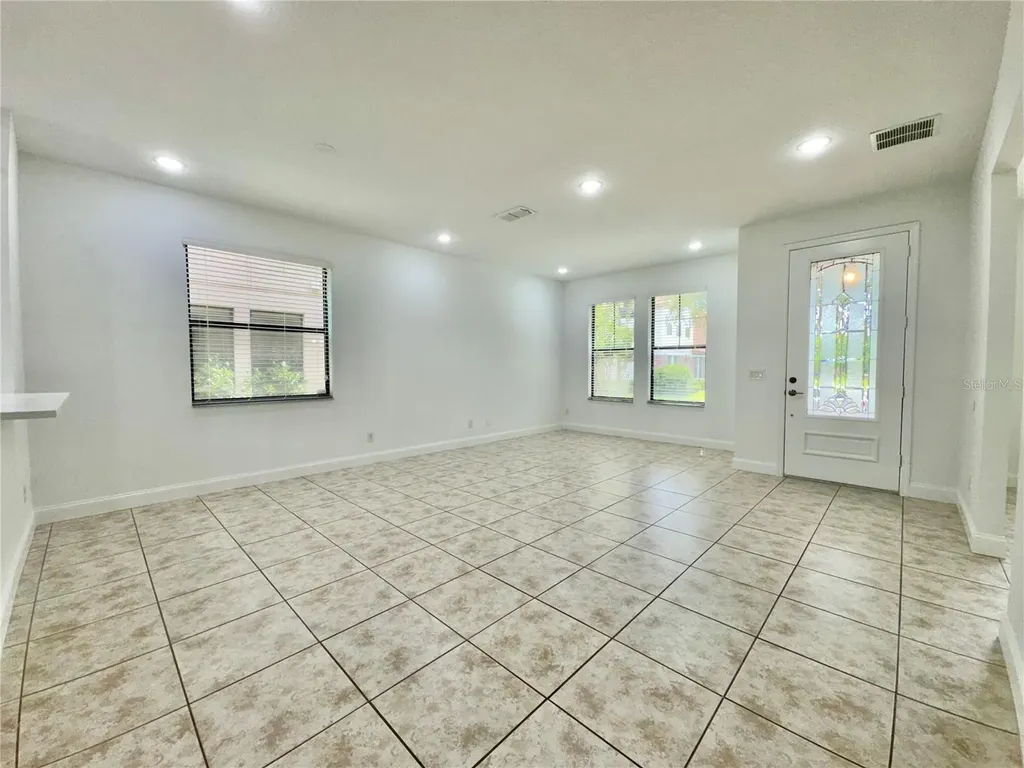 2022 Bent Grass Avenue Ocoee FL 34761