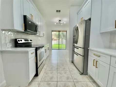 2022 Bent Grass Avenue Ocoee FL 34761