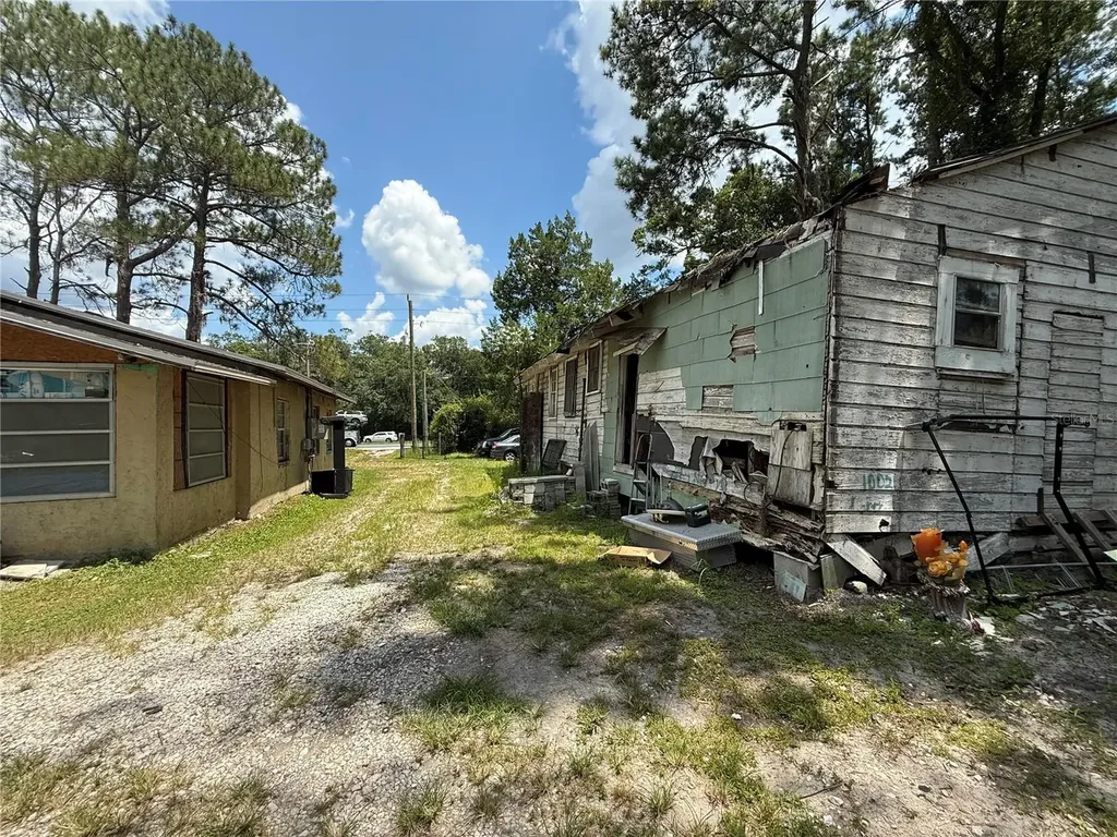 16016 NE Us Highway 301 Waldo FL 32694