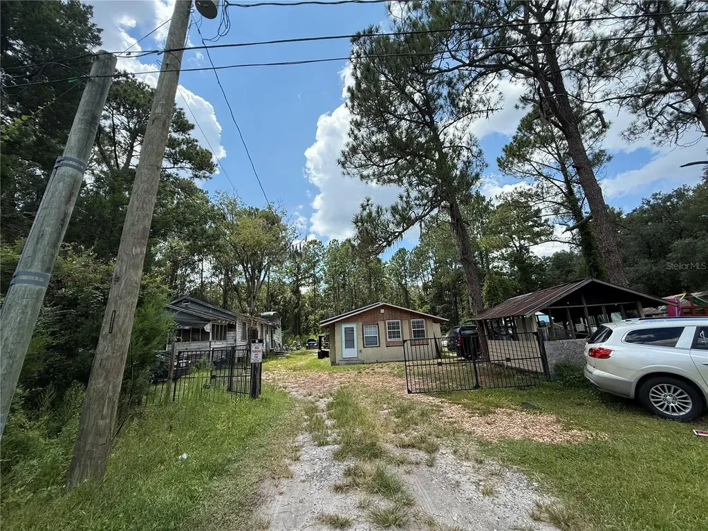 16016 NE Us Highway 301 Waldo FL 32694
