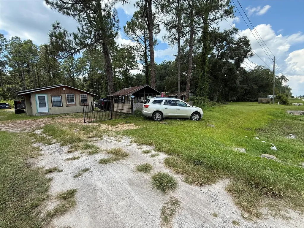 16016 NE Us Highway 301 Waldo FL 32694