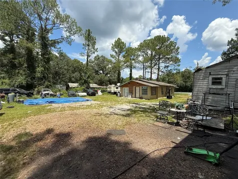 16016 NE Us Highway 301 Waldo FL 32694