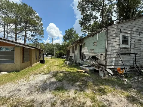 16016 NE Us Highway 301 Waldo FL 32694