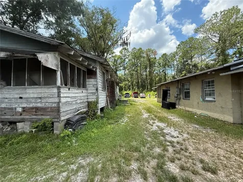 16016 NE Us Highway 301 Waldo FL 32694