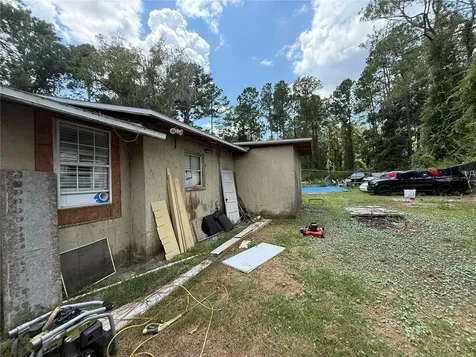 16016 NE Us Highway 301 Waldo FL 32694