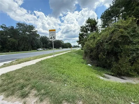 16016 NE Us Highway 301 Waldo FL 32694