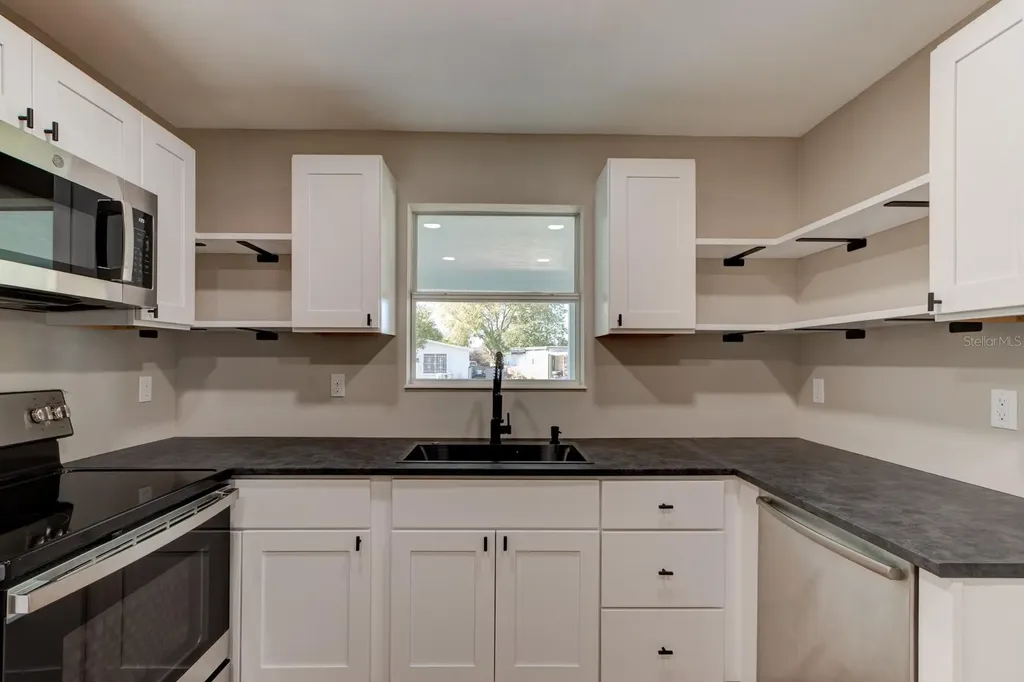 13 Highridge Road Daytona Beach FL 32117