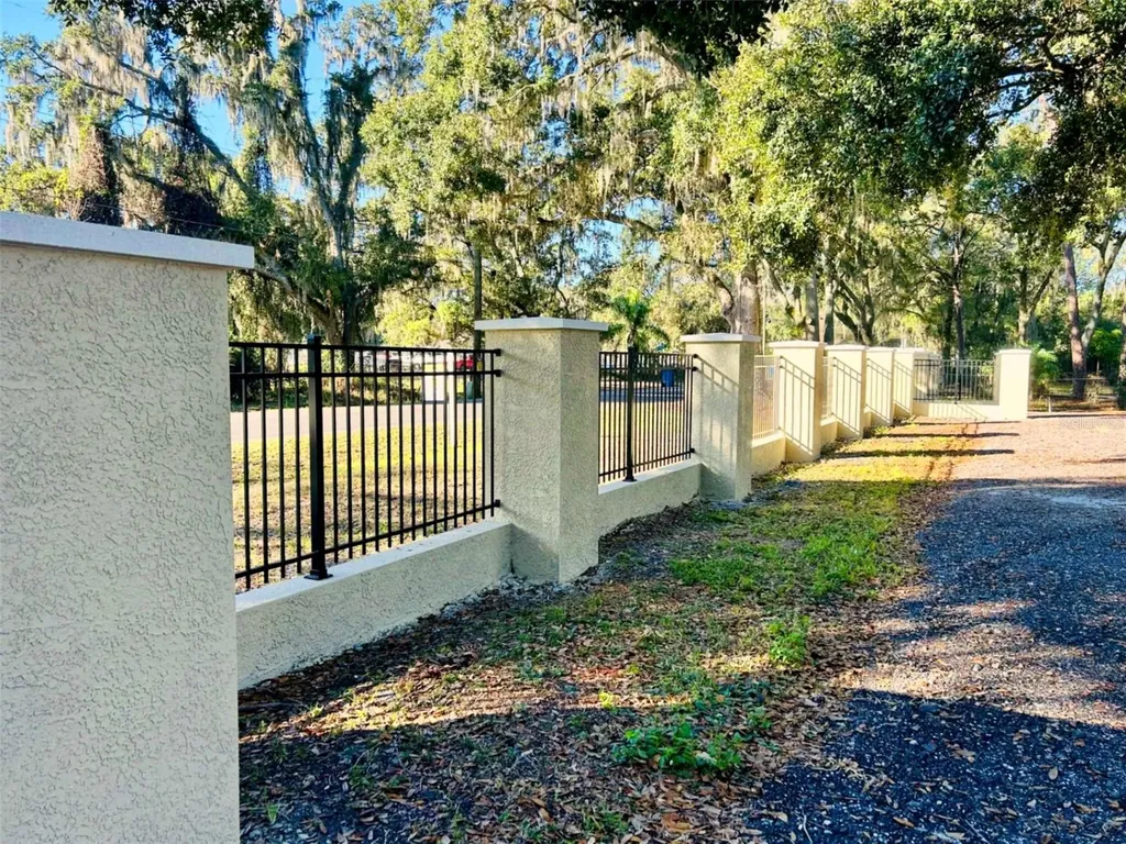 118 E Hunter Road Plant City FL 33565