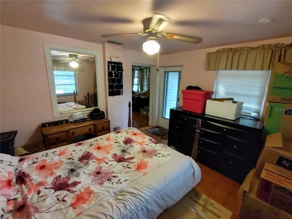 995 W 11th Avenue Mount Dora FL 32757
