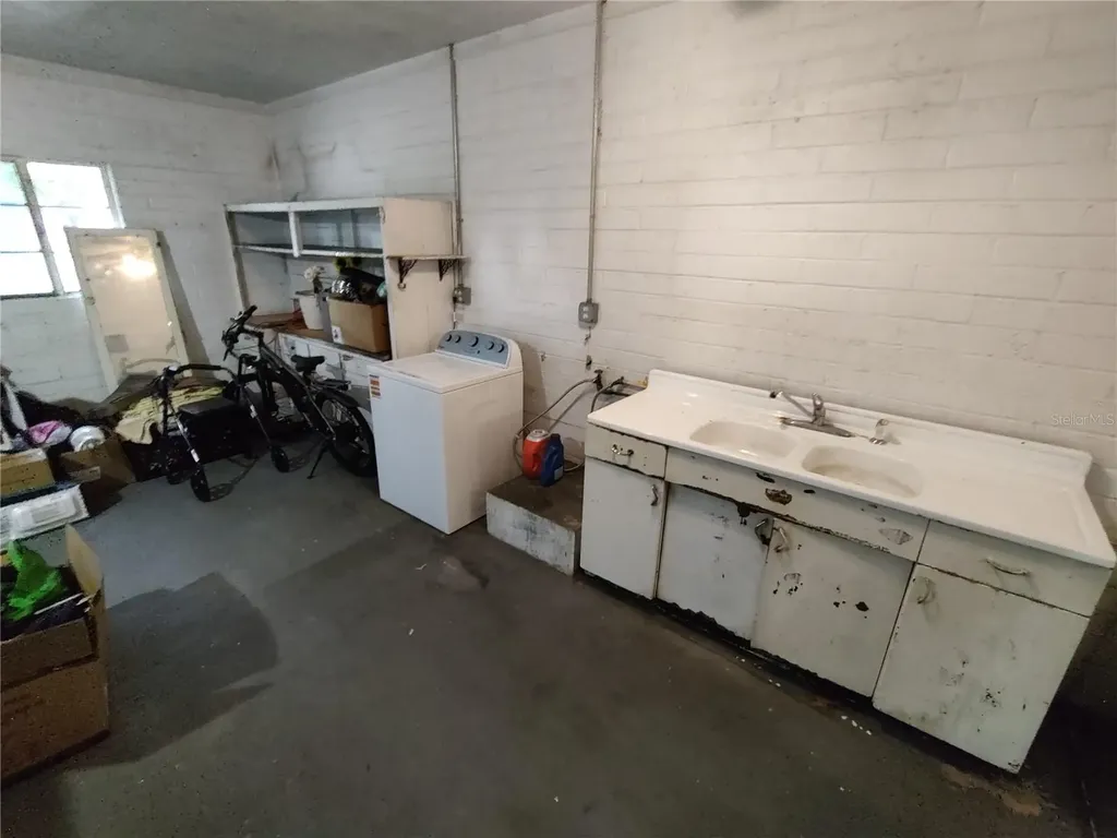 995 W 11th Avenue Mount Dora FL 32757