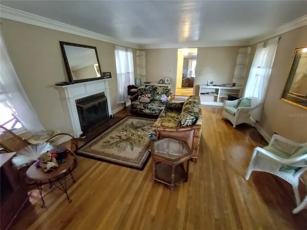 995 W 11th Avenue Mount Dora FL 32757