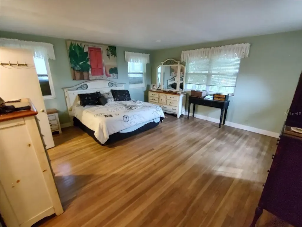 995 W 11th Avenue Mount Dora FL 32757