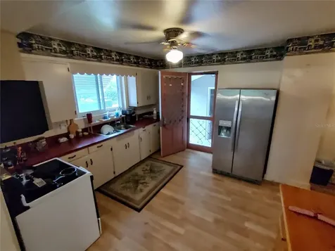 995 W 11th Avenue Mount Dora FL 32757