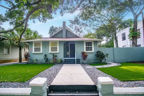 719 8th Street N St Petersburg FL 33701