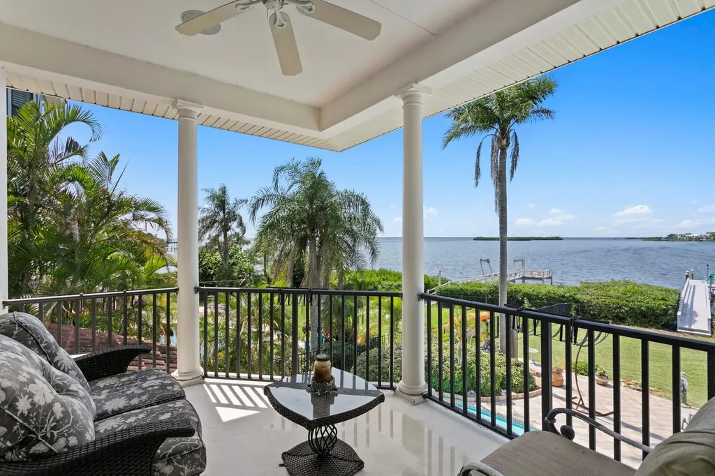 1632 Sea Breeze Drive Tarpon Springs FL 34689